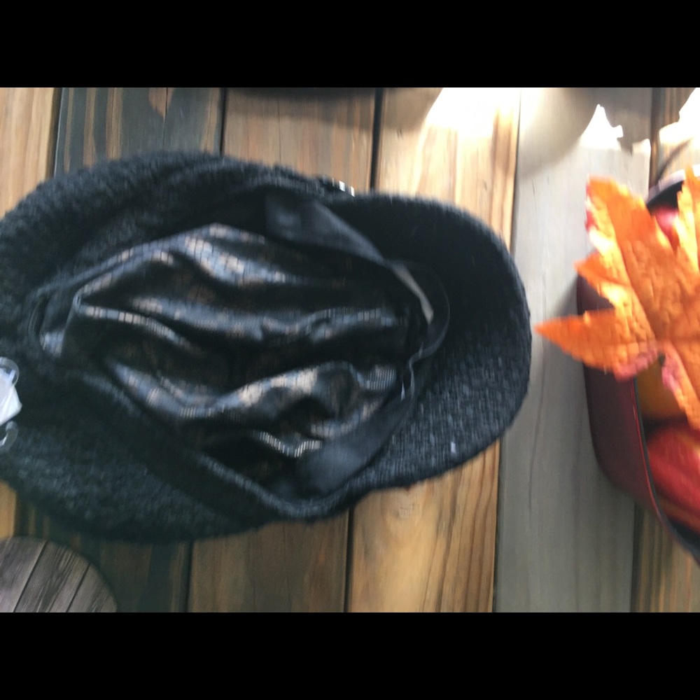 Hat - Picture 3 of 4